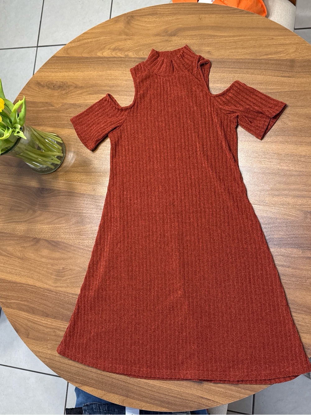 Polly & Esther Ribbed Cold-Shoulder Midi Dress in Rust